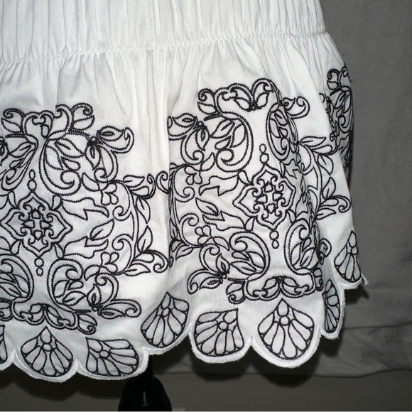 New White House Black Market Embroidered Peplum Blouse Poplin Cut-Out Halter NWT - Picture 7 of 9